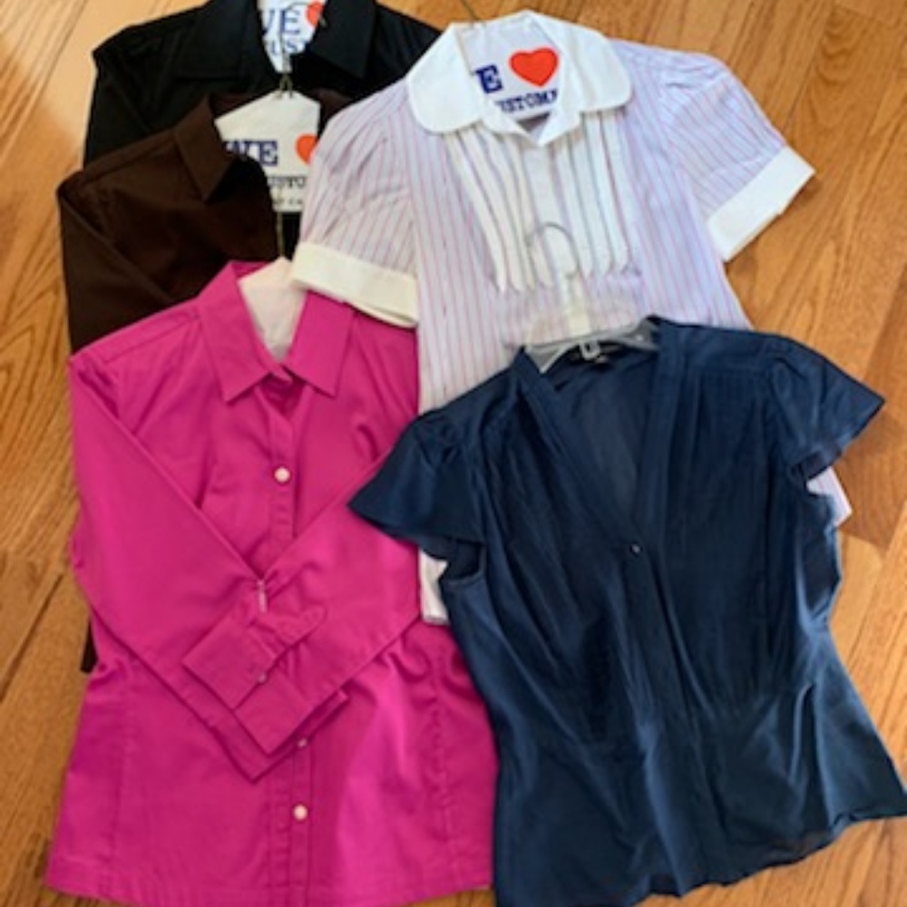 5 Banana Republic Women's Button Downs